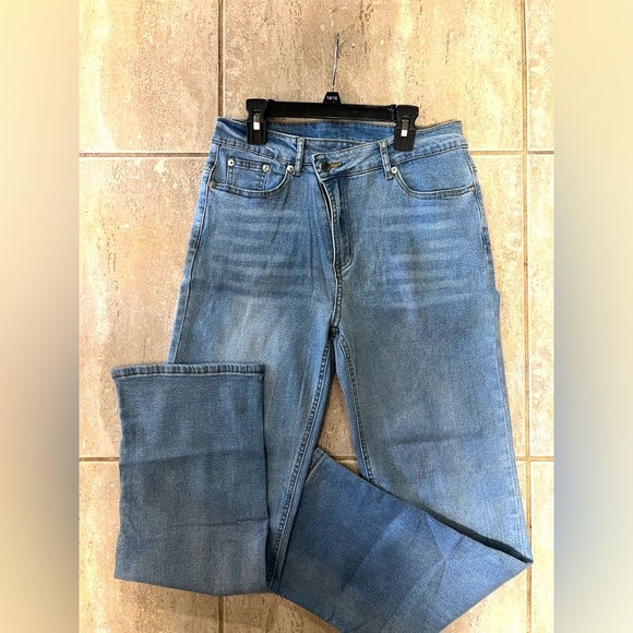 Low Waisted Jeans Trendy Straight Leg Boyfriend Asymmetrical Denim Pants💙SZ 8 - Picture 4 of 12